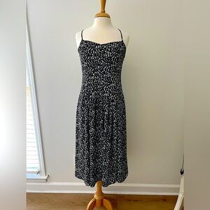 Banana Republic Size 10 Midi dress. Super cute detailing. Side Zip.